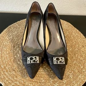 Coach Pumps